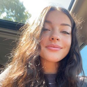 Meet your Posher, Isabella